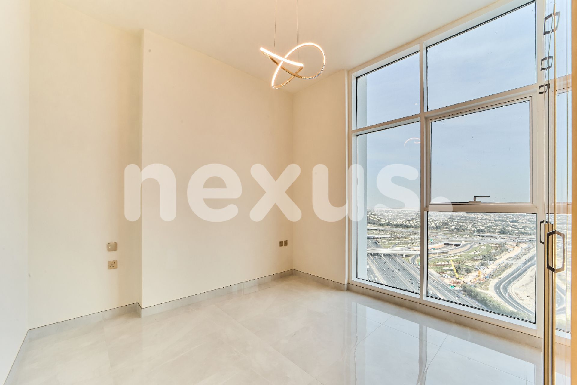 1BR | Unfurnished | Ready to move | Mid Floor