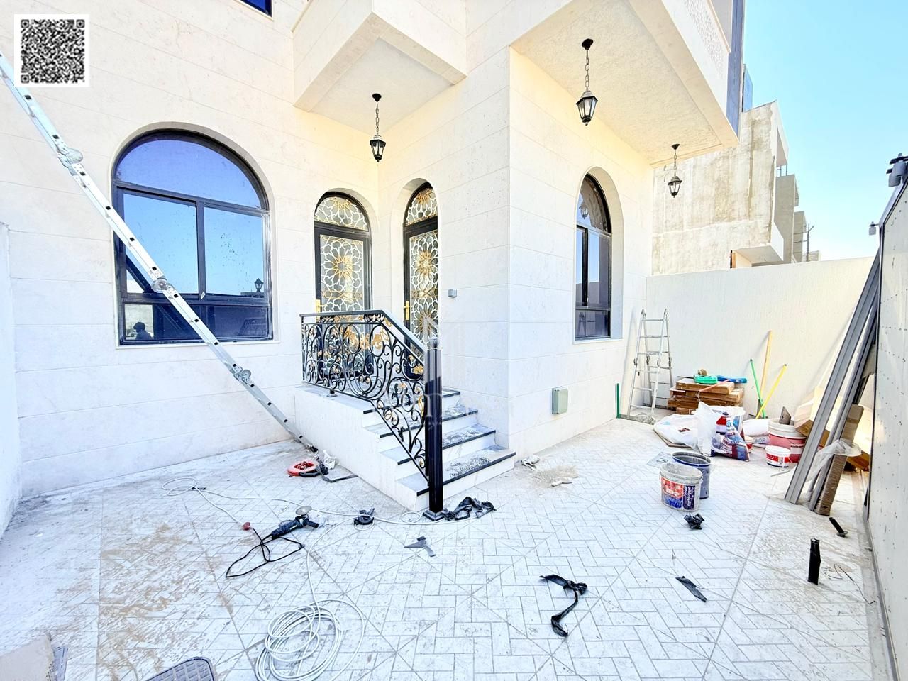 Luxury classic villa - includes registration fees and lifetime ownership - ground floor, first floor and roof - high-quality finishes