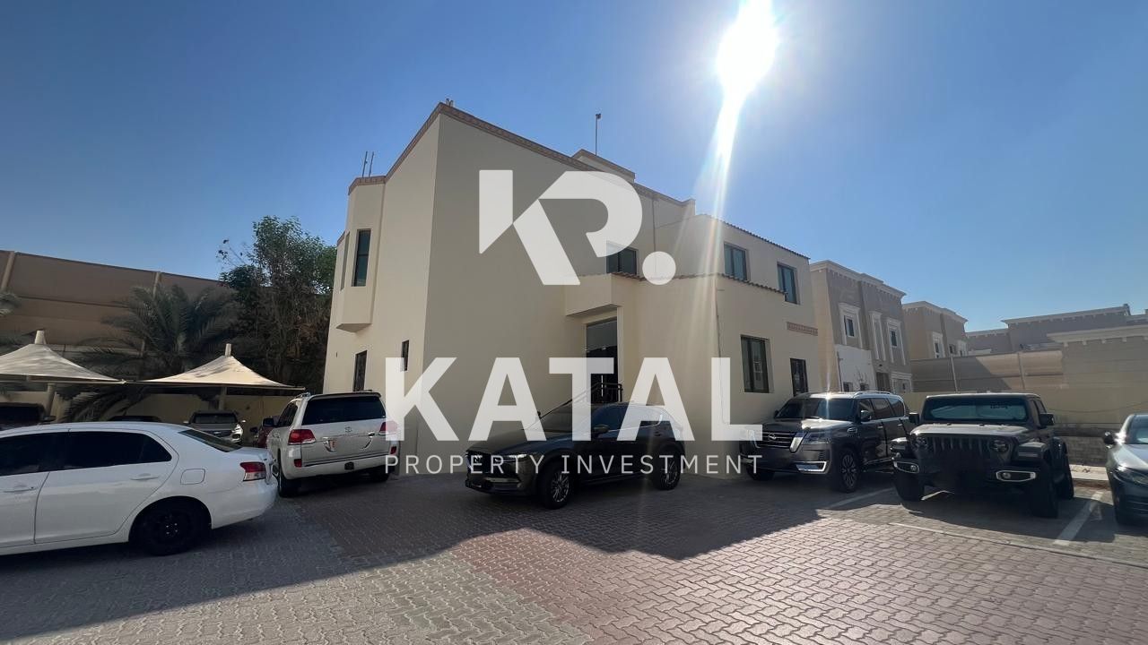 Huge Space | 8BR-Commercial Villa | Vacant