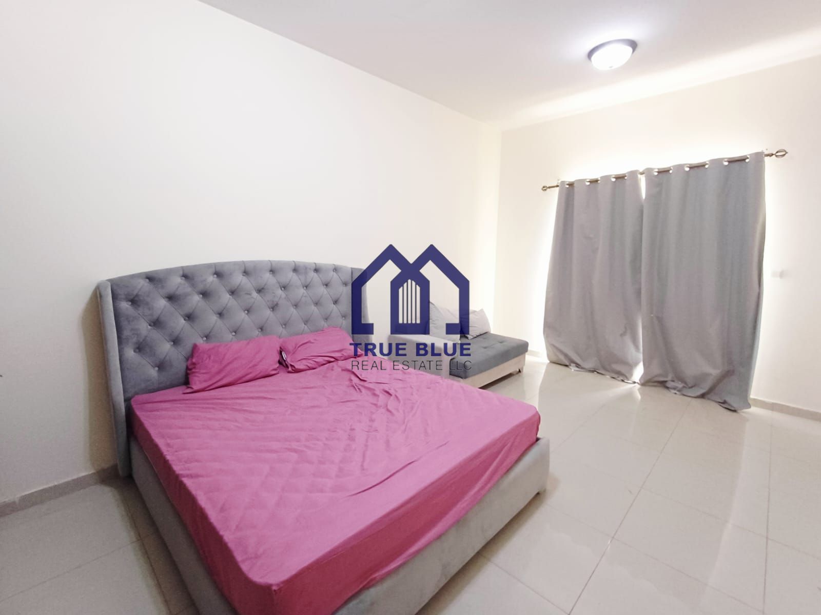 Bright Studio Overlooking the Golf Course