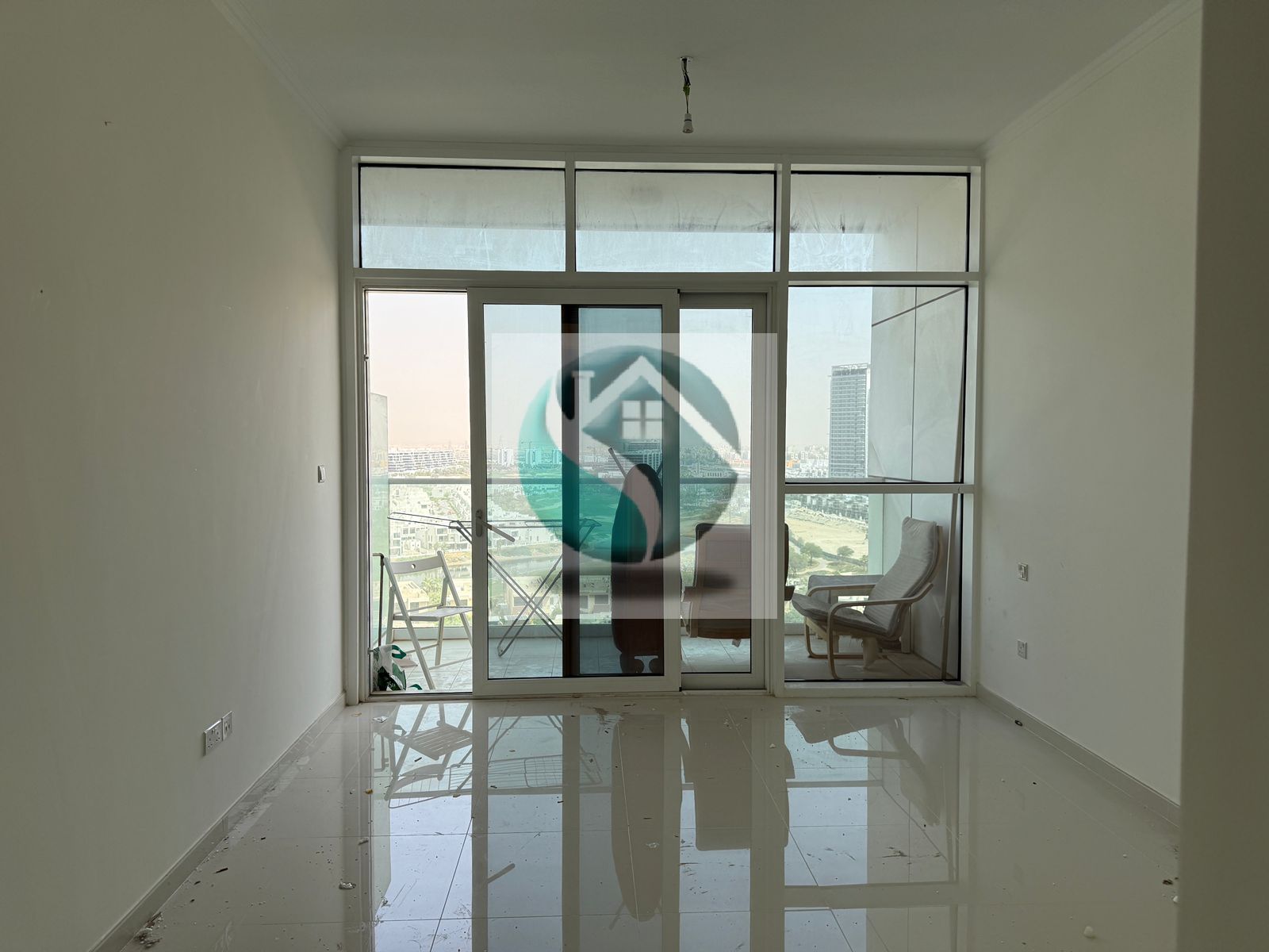 investor deal high floor |rented studio