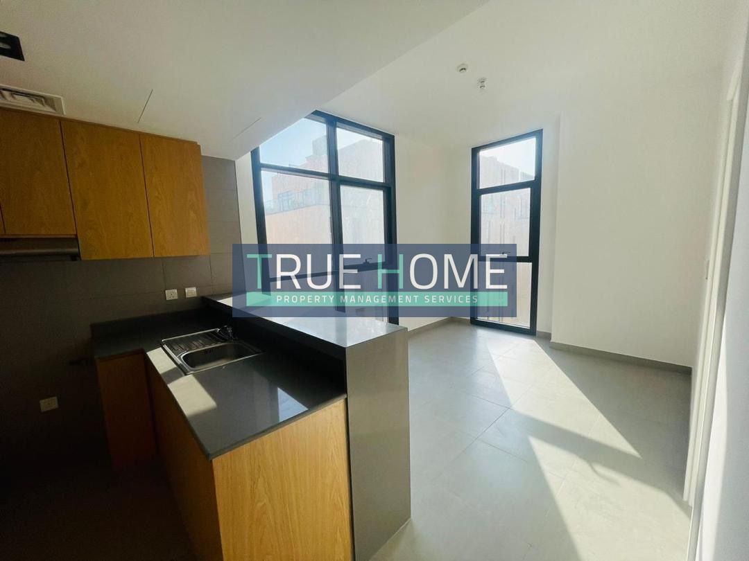 Apartment With Parking in Al Mamsha – R13