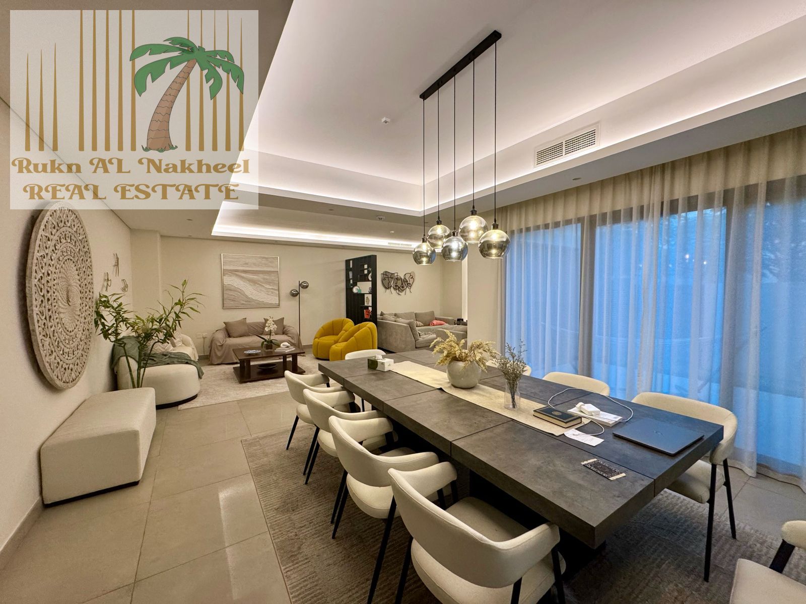 Modern Townhouse, Spacious, Family Friendly