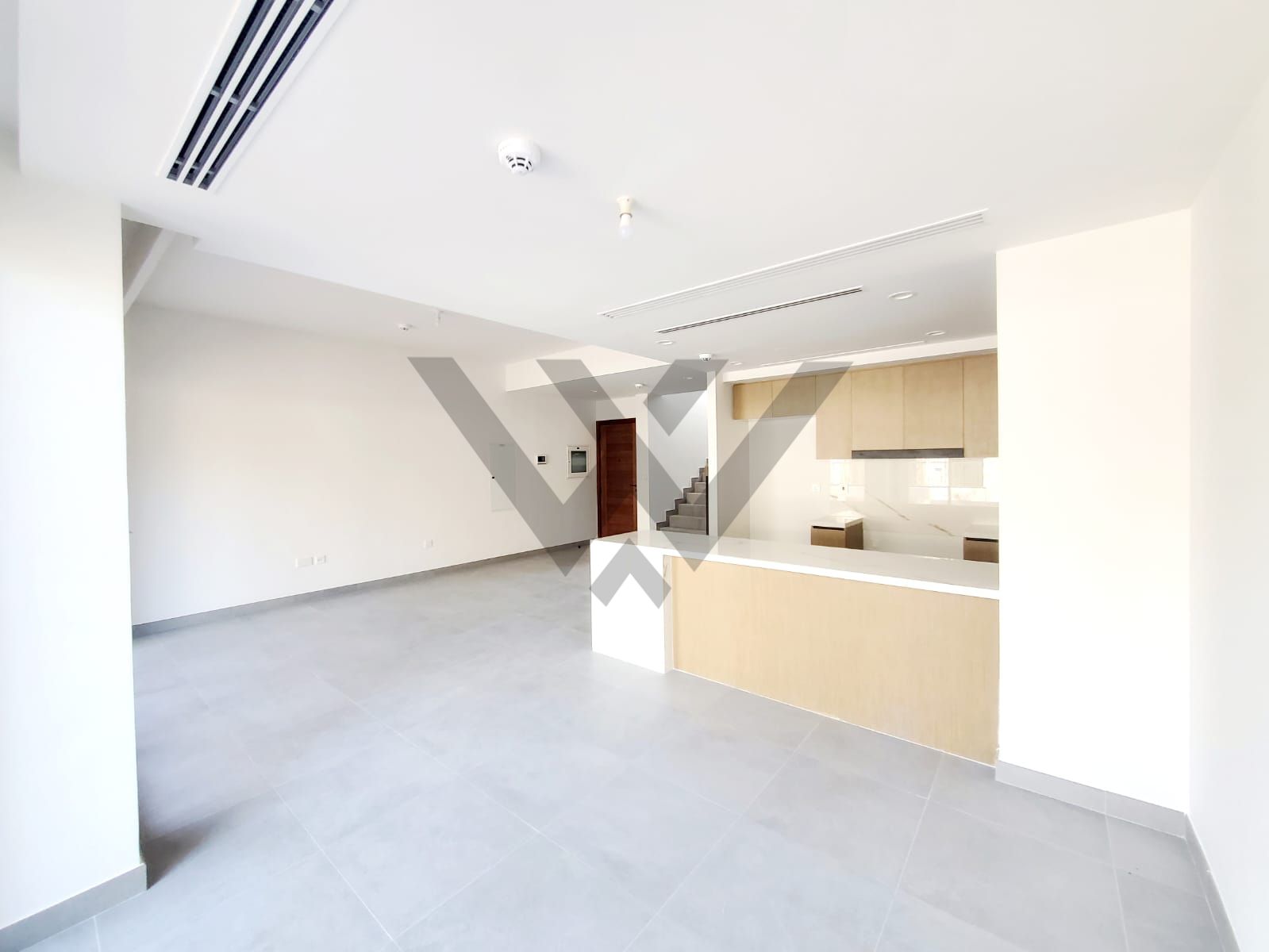 4 Cheques | Near to Amenities | Single Row