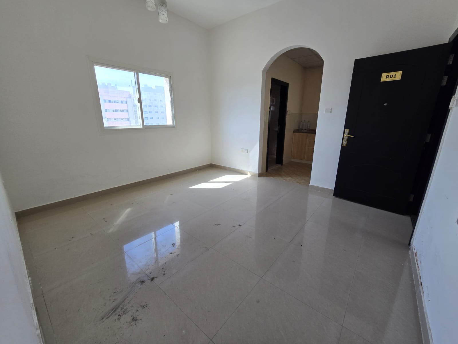 Large studio apartment, prime location, separate kitchen, suitable for families, maintenance included.