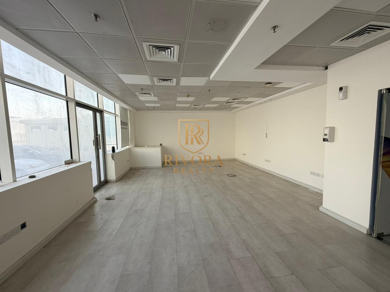 SHOWROOM I FOR CLINIC OR OFFICE I FITTED