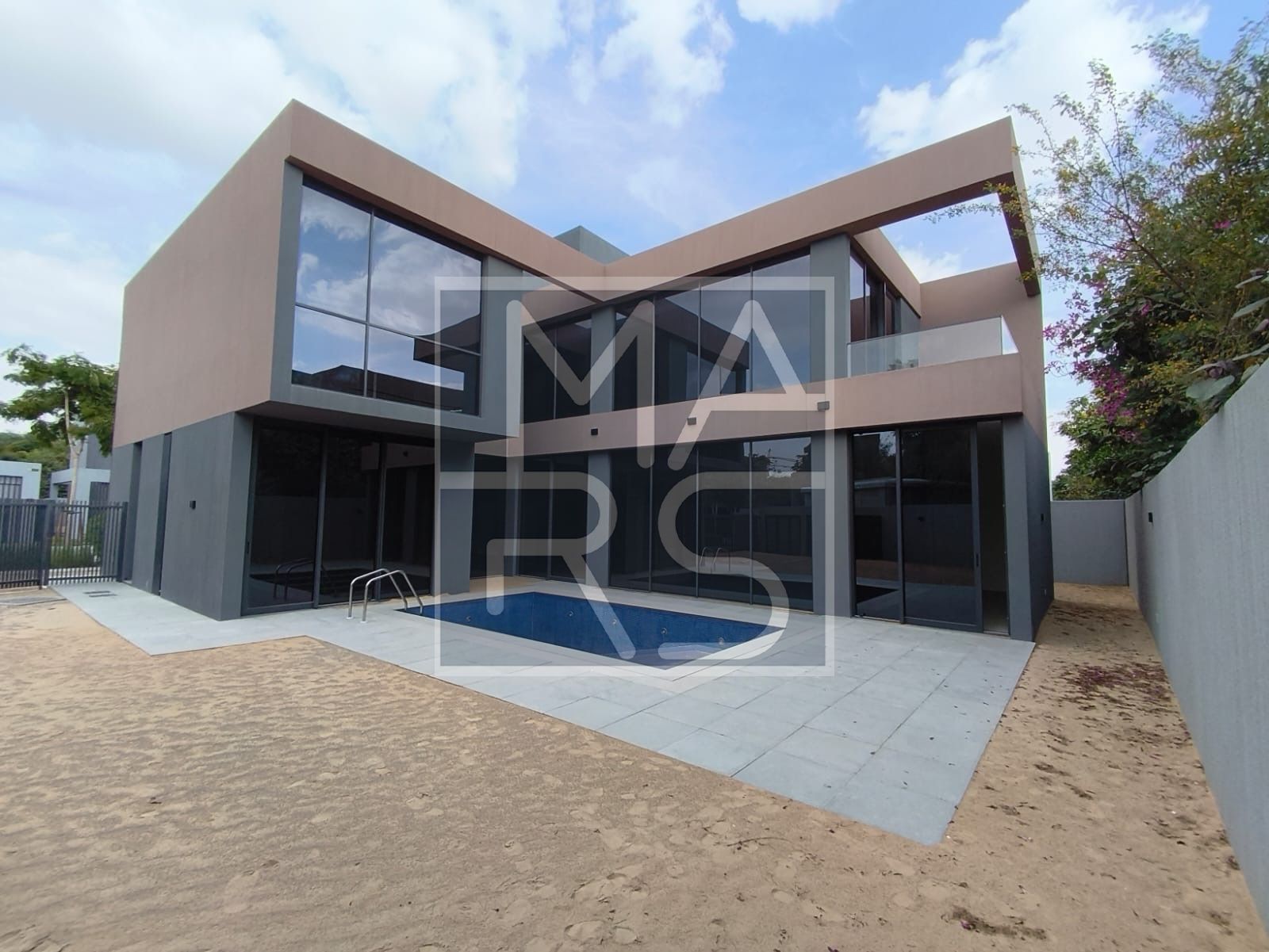 Luxury 4-Bedroom Villa with Private Pool & Garden | Kaya, Masaar