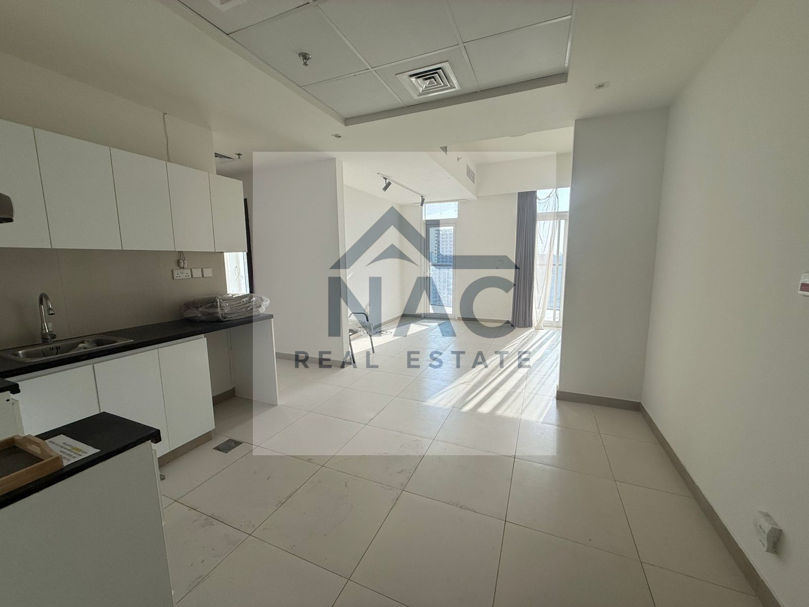 HOT Deal 2bhk Apartment unfurnished 90k Ready to move