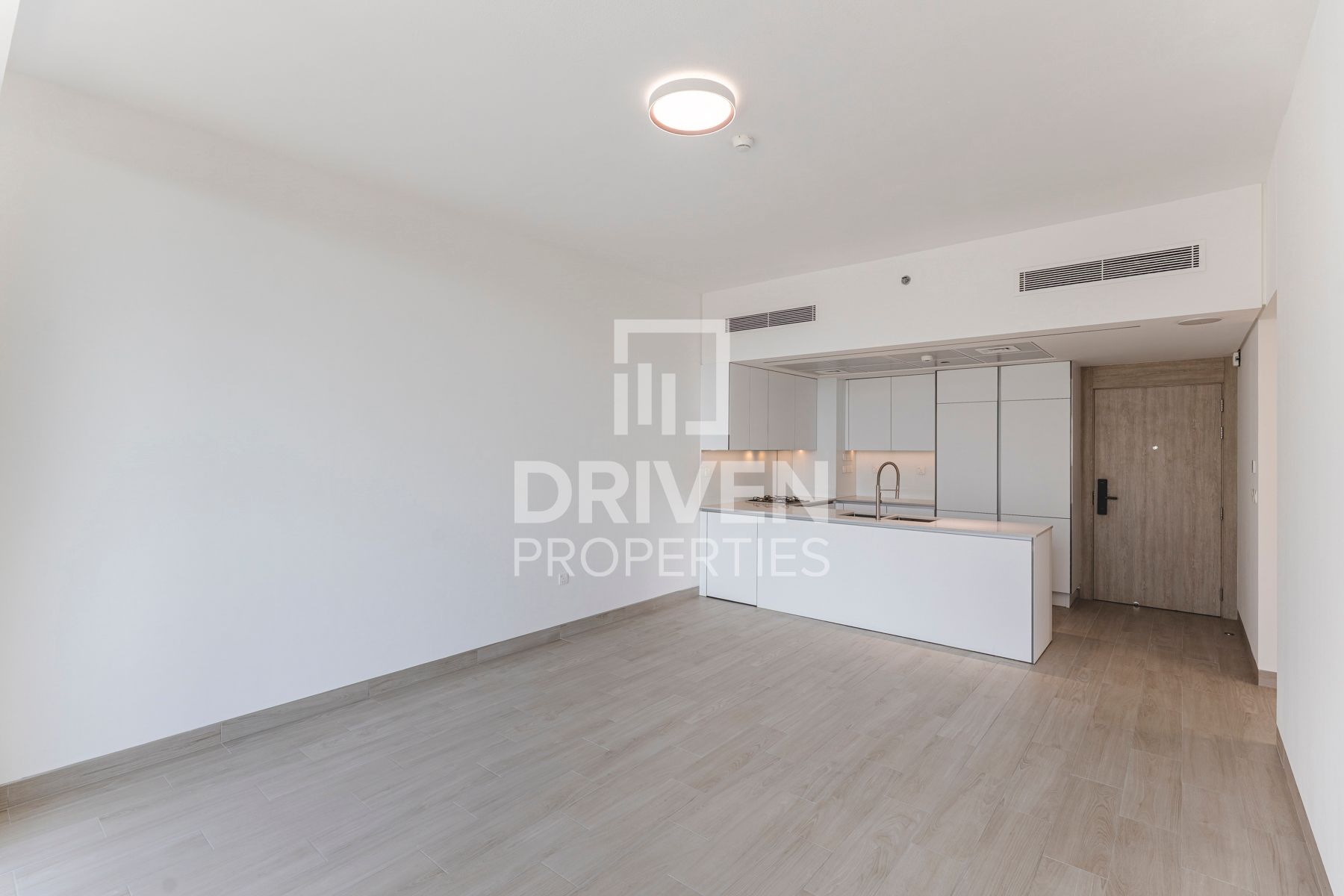 Brand New | Ready to Move in | Mid Floor