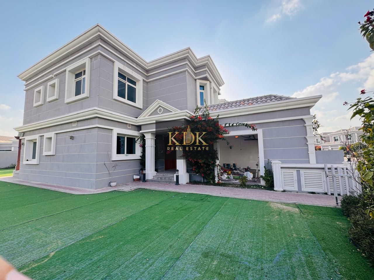 CORNER, LARGE PRIVATE GARDEN | IDEAL LOCATION