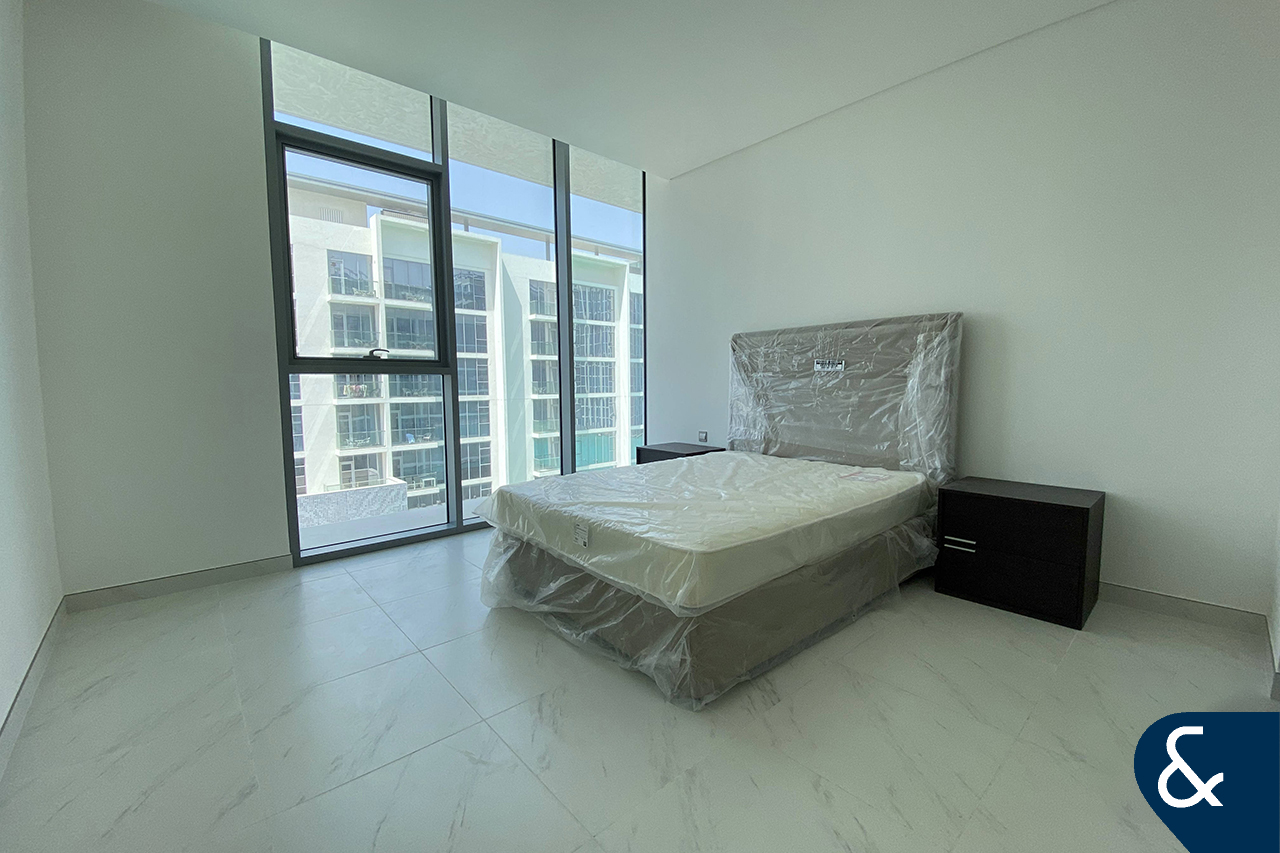 Luxury | Furnished | Lagoon View | Balcony