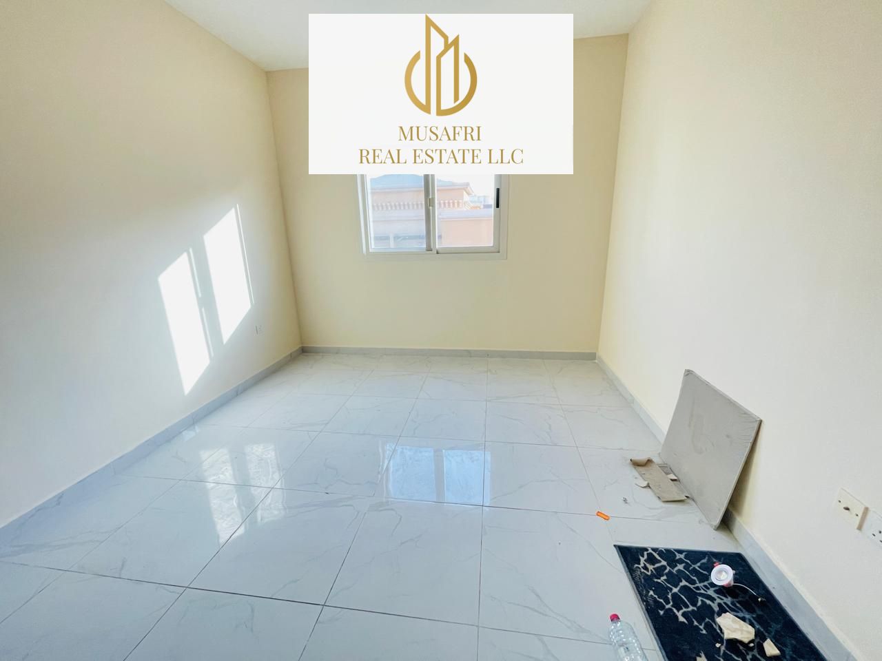 12 Cheques Payment!!! Luxury 2BHK with Wardrobes & Free Parking For Family only in 47k, Cloce to Dubai Exit, Muwaileh Commercial Sharjah , Call Umer