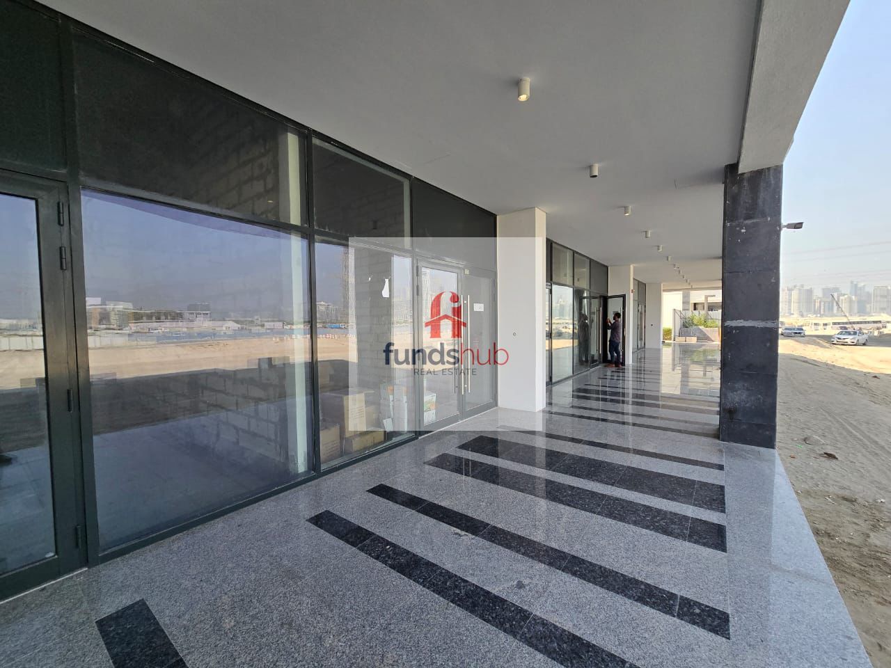 Prime location ,Spacious retail shop