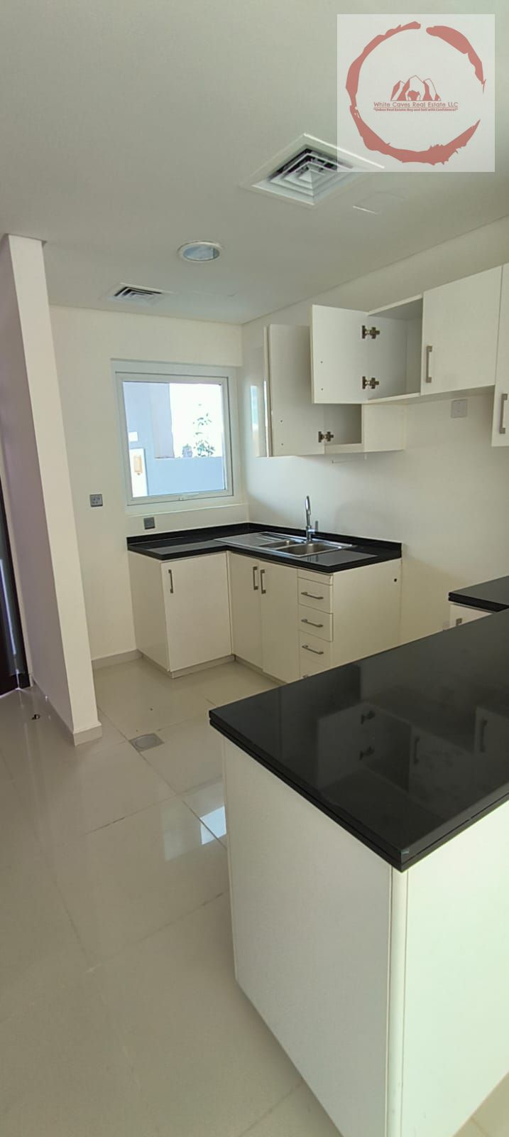 Hot Rental | Spacious 3 BR | RR-M | Vacant