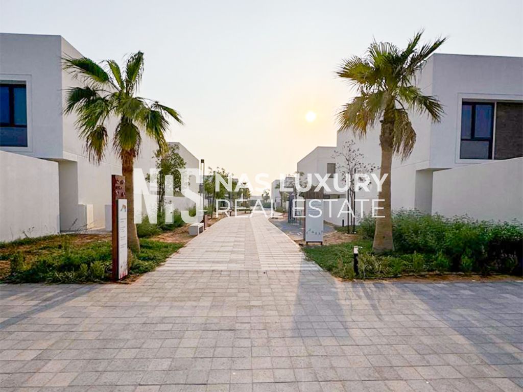 Single Row | Mid Unit | Ready to move in