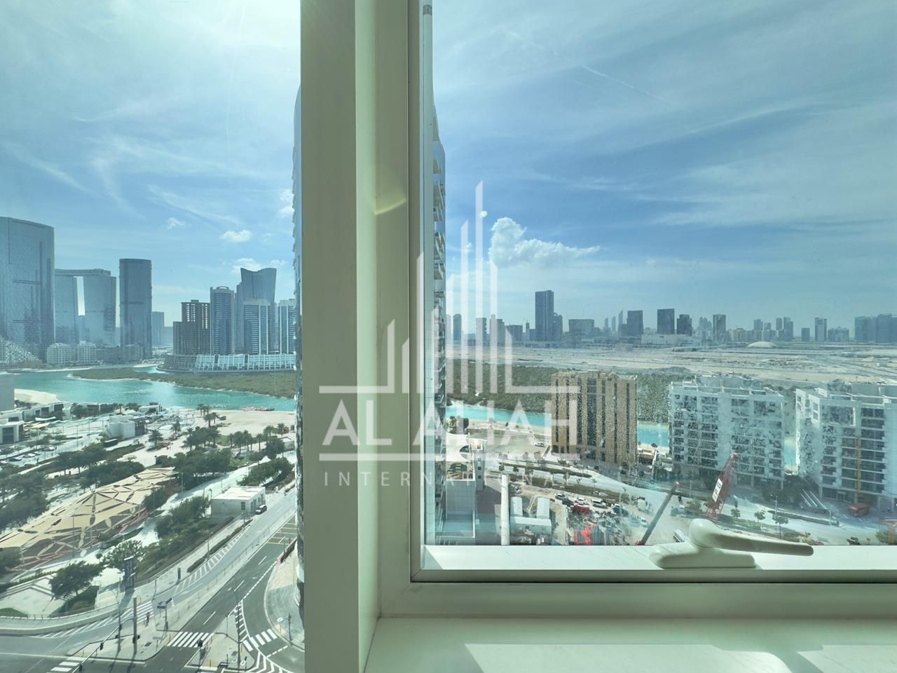 Spacious 3 Bd Apartment with maid | Sea & Mangrove view
