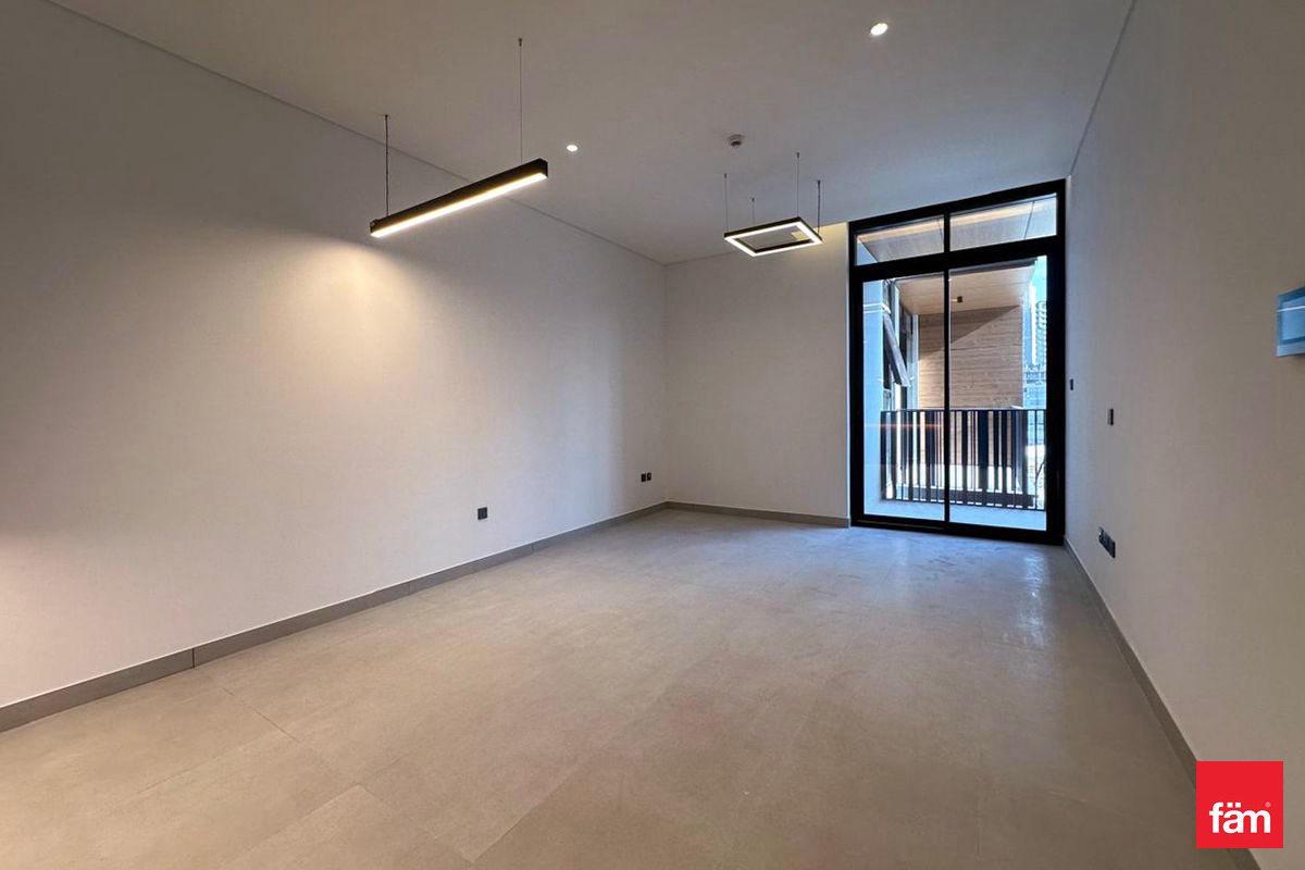 Vacant | Unfurnished | Plus study