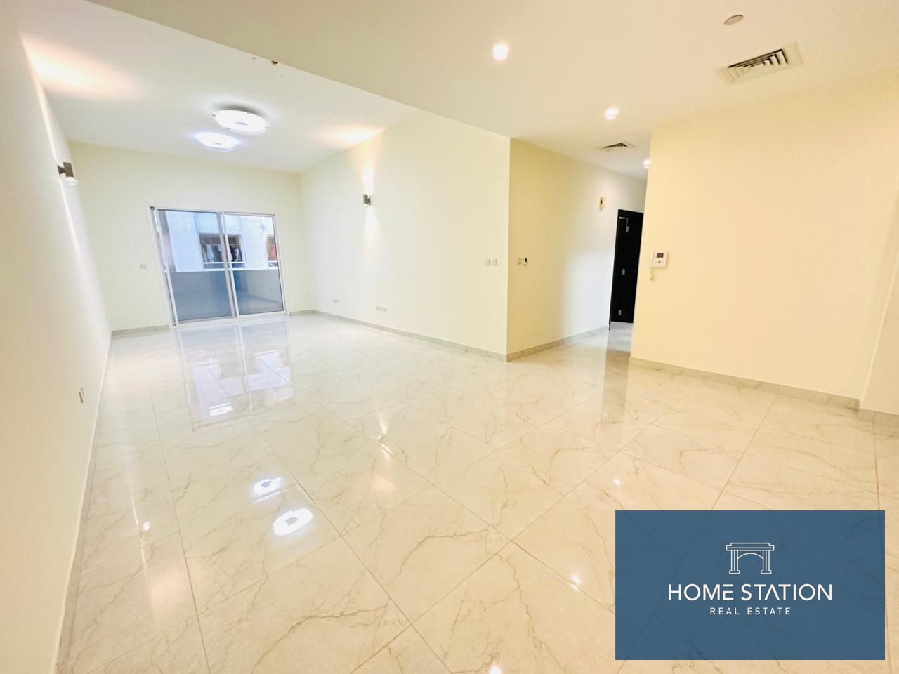 Modern 3-BR Apartment with Balcony | Big & Chiller-Free