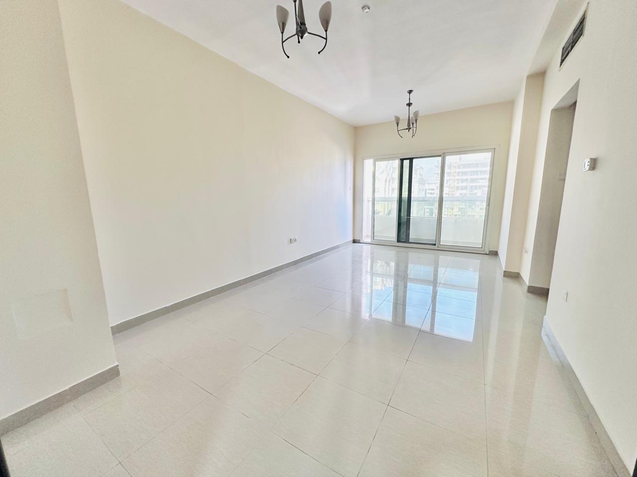 HUGE 1BHK APARTMENT WITH BALCONY OPEN VIEW BUILT-IN WARDROBE ON STREET BUILDING