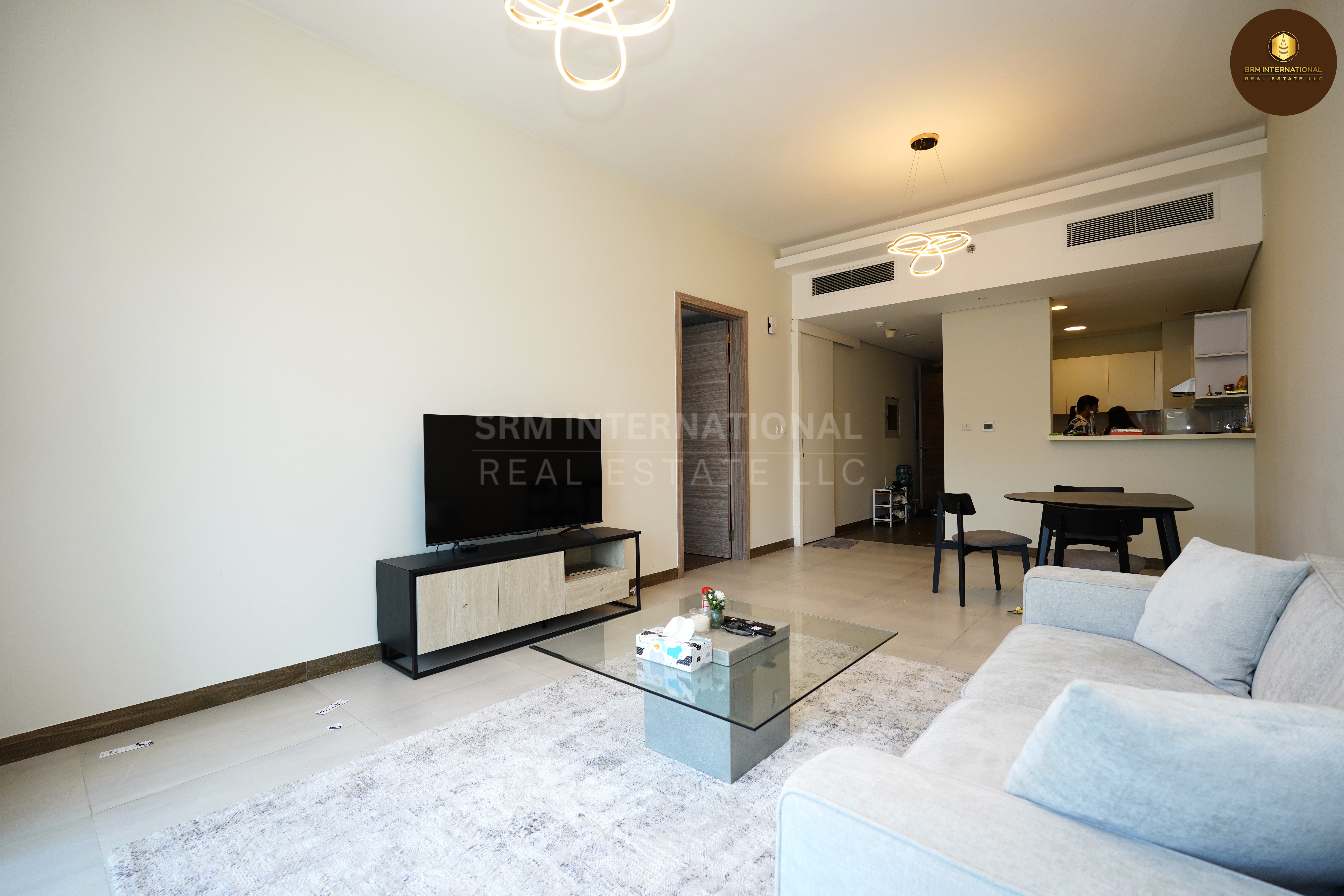 Fully furnished I With Balcony I Ready to move in