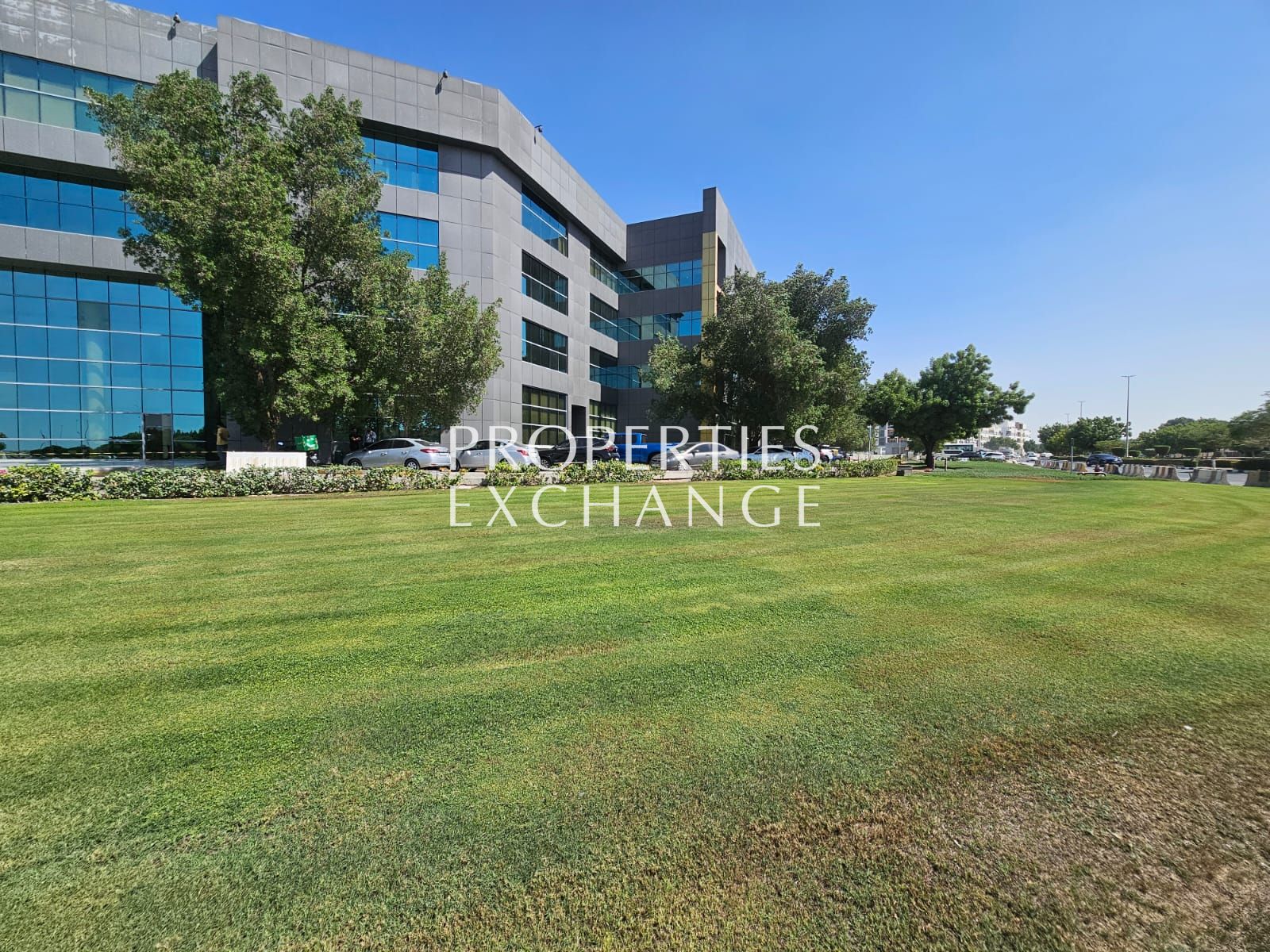 PRIME LOCATION | READY TO MOVE | SPACIOUS LAYOUT