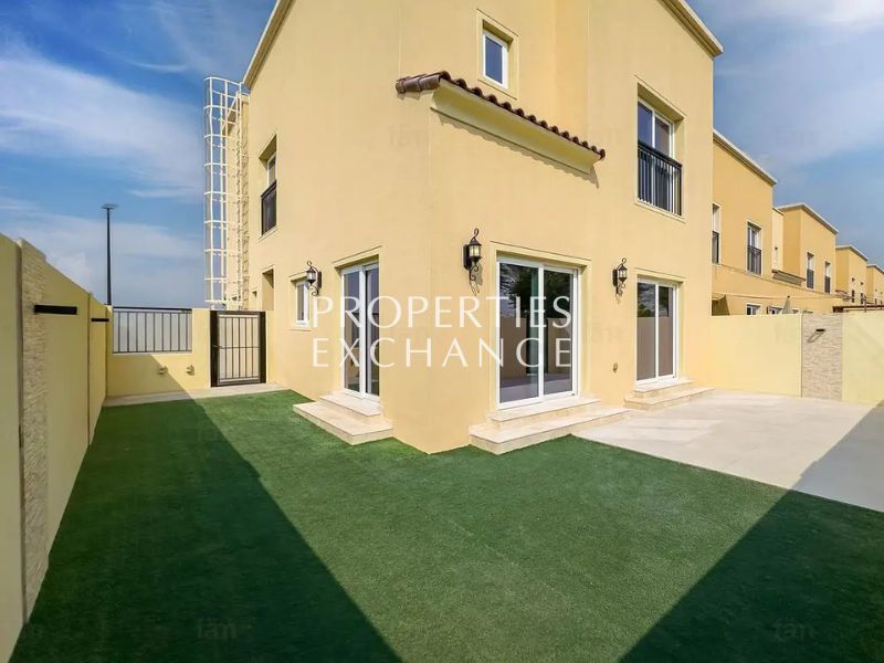 CLOSE TO POOL | BIG PLOT | READY TO MOVE