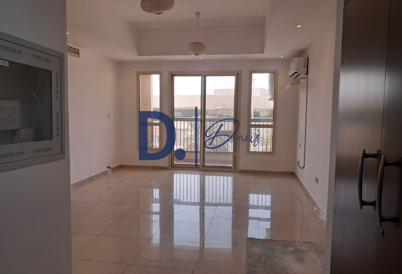 SPACIOUS | READY TO MOVE | WELL MAINTAINED