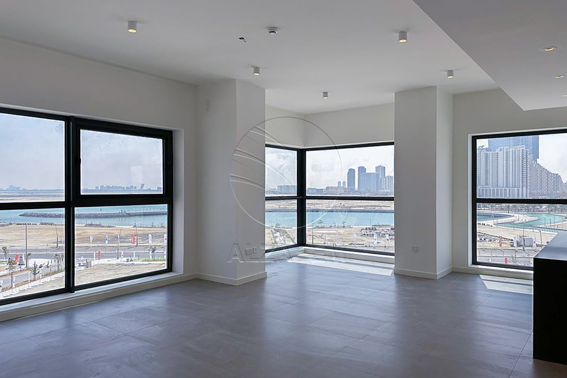 √2BR + Maid | Amazing Sea View | Prime Location√