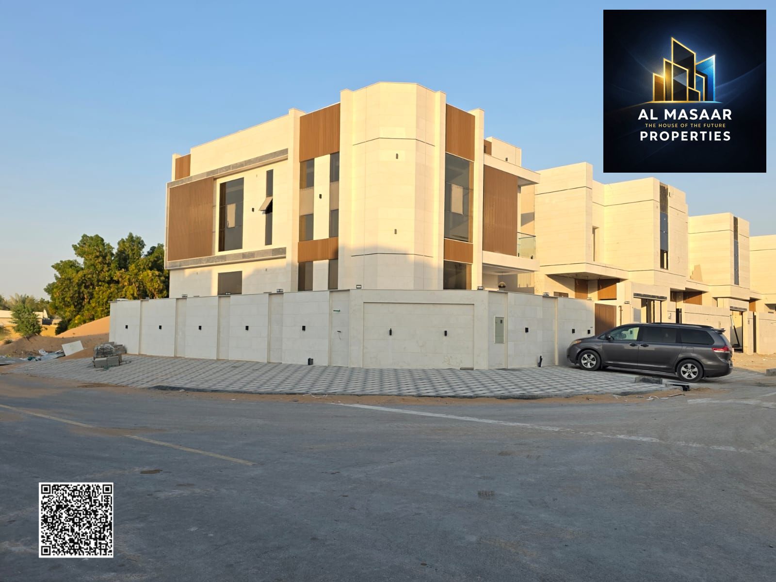 Villa directly from the owner, custom-finished, on a main street close to all services. Freehold ownership for all nationalities, no down payment, in