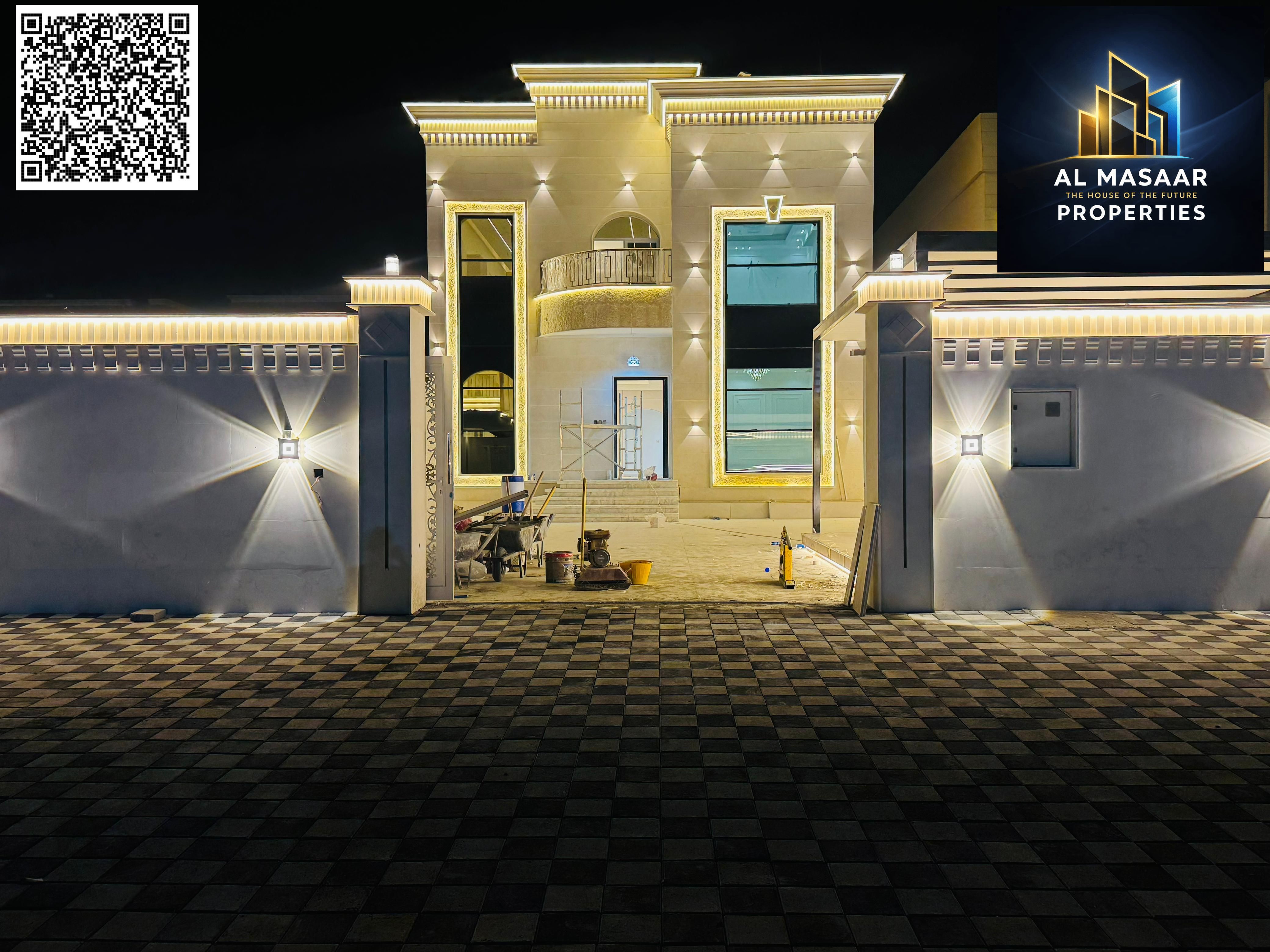 Large villa close to all services, directly opposite the mosque. Freehold ownership. Price includes electricity, water, and air conditioning.