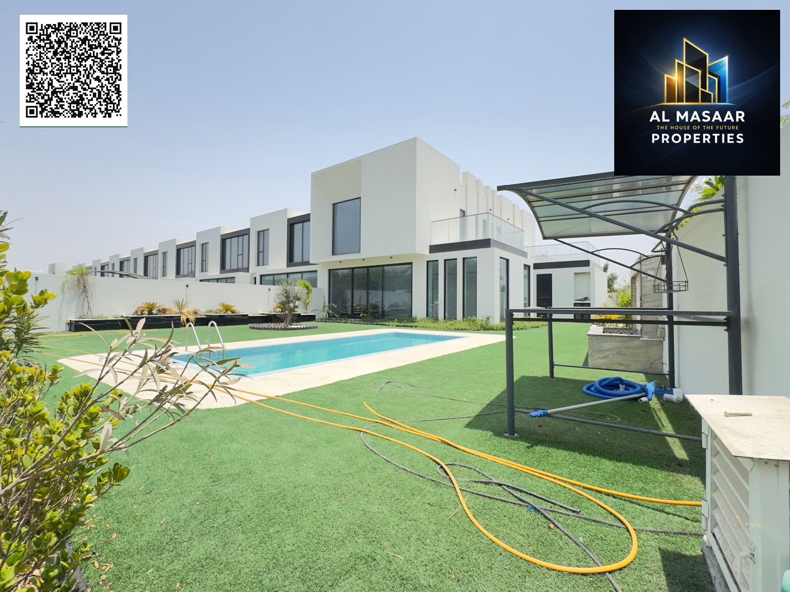 Luxury corner villa on an area of 6,200 square feet with a swimming pool and garden, directly overlooking the golf course, ready for immediate resid