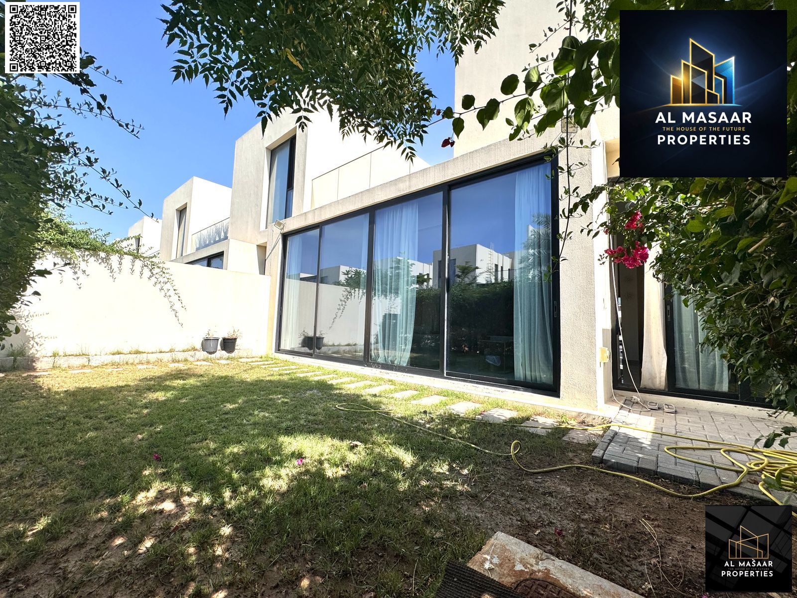 Own a villa with 3 master bedrooms and a swimming pool, including electricity, water, air conditioning, and furniture, at a very special price.
