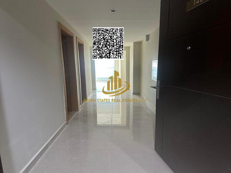 Open view, prime location close to all services and shopping centers, central air conditioning.