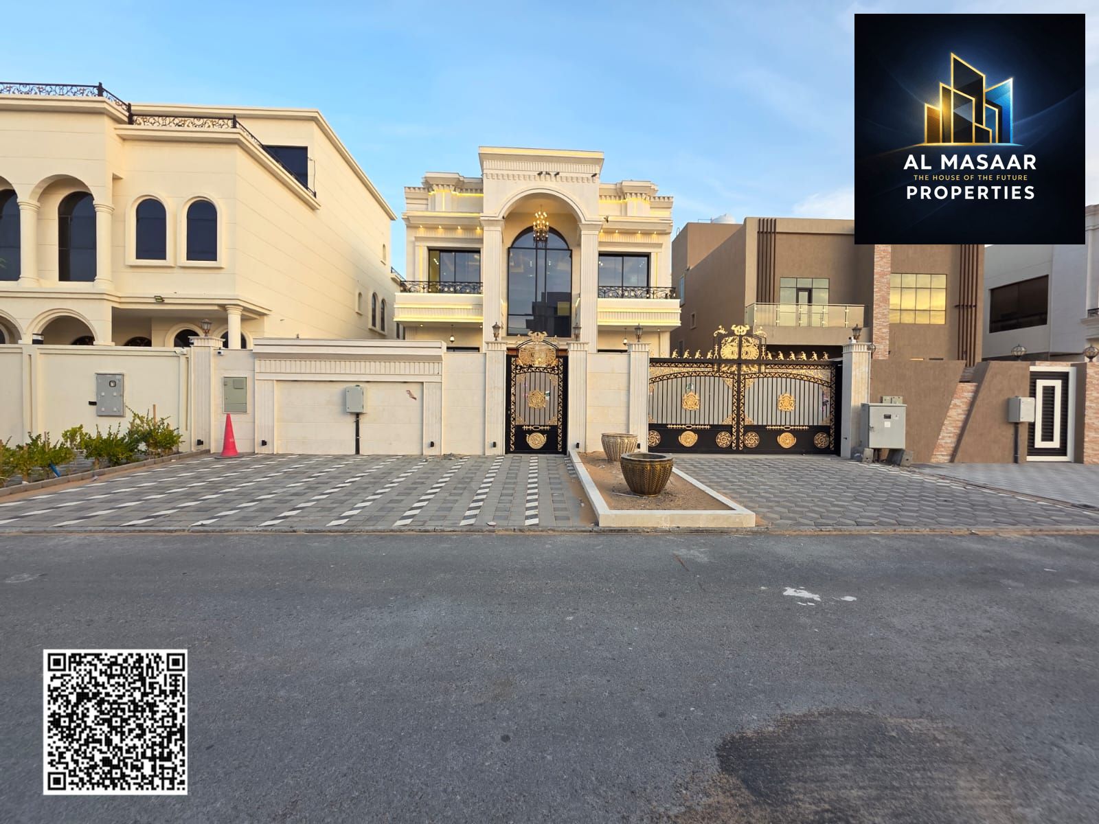 Luxury villa with a classic design for sale. Land area 5000 sq ft. Price includes electricity and water. Ready for immediate occupancy in one of the m