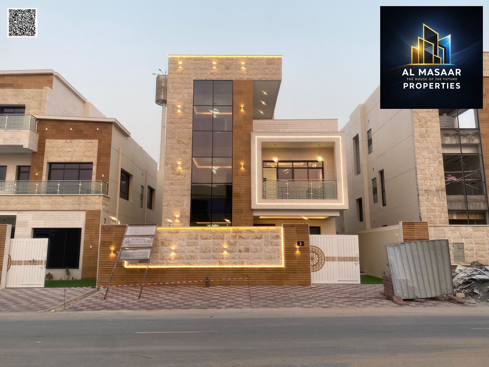 Villa with pool for sale, ready to move in, close to all services, with a spacious and elegant design.