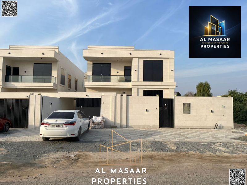 Luxury villa with 5 bedrooms and spacious living areas, including air conditioning.