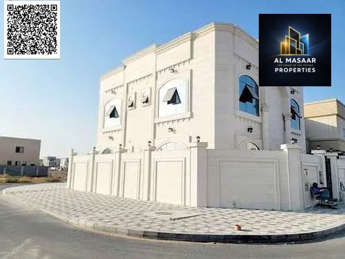 Classic corner villa, 3 streets, 2 floors and a roof, at a price that , electricity, water and air conditionin