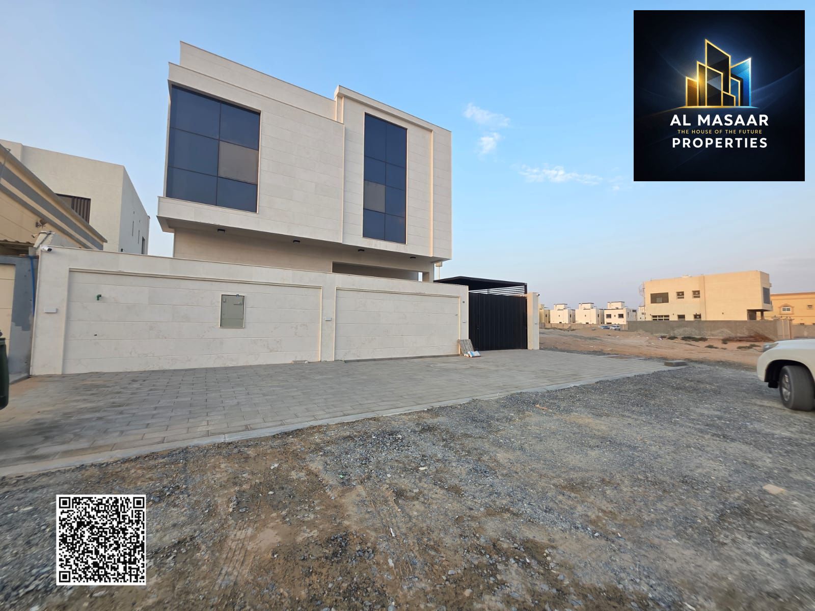 Villa with excellent finishing, 5 master bedrooms, central air conditioning, at an attractive price