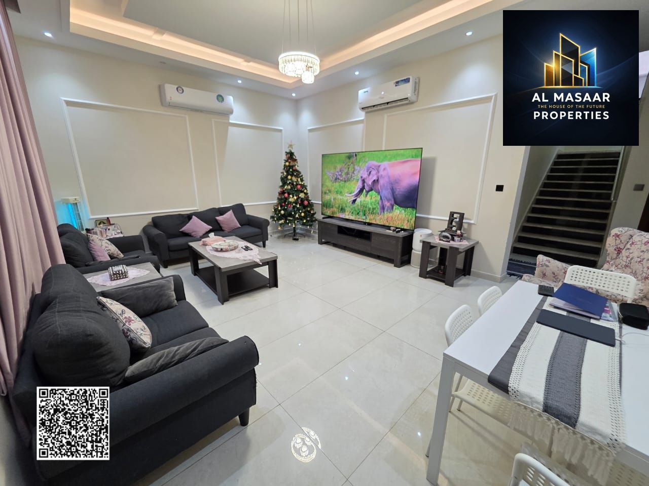For sale: a luxurious classic corner villa with a swimming pool on a 3800 sq ft plot. The price includes everything (registration and ownership fees,