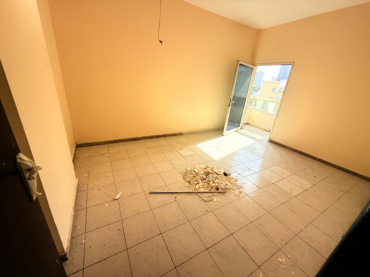 Largest space in a prime location at a reasonable price, including maintenance and proximity to all services.