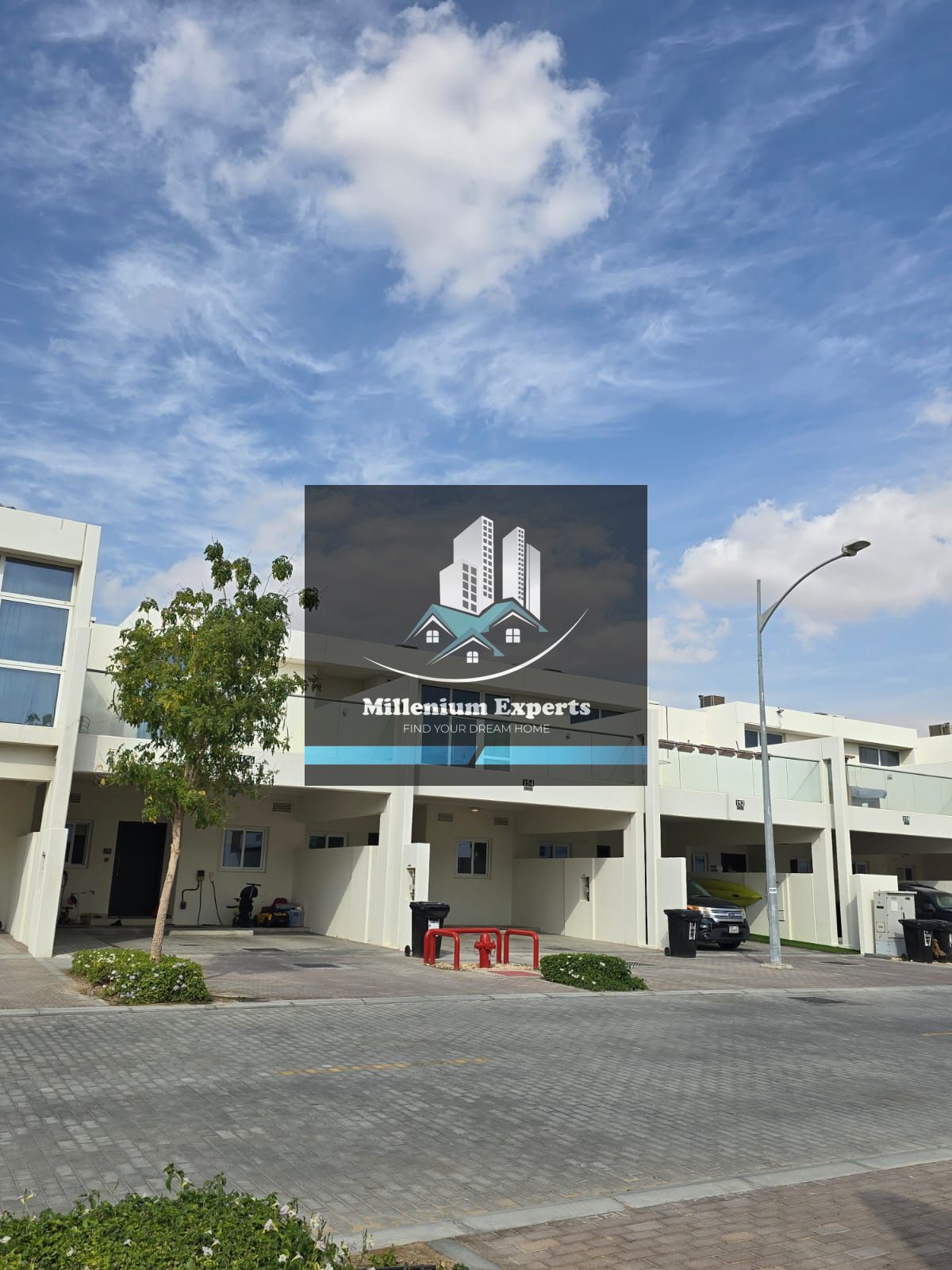 LUXURY SPACIOUS 3BEDROOMS PLUS MAID UNFURNISHED FOR RENT READY TO MOVE