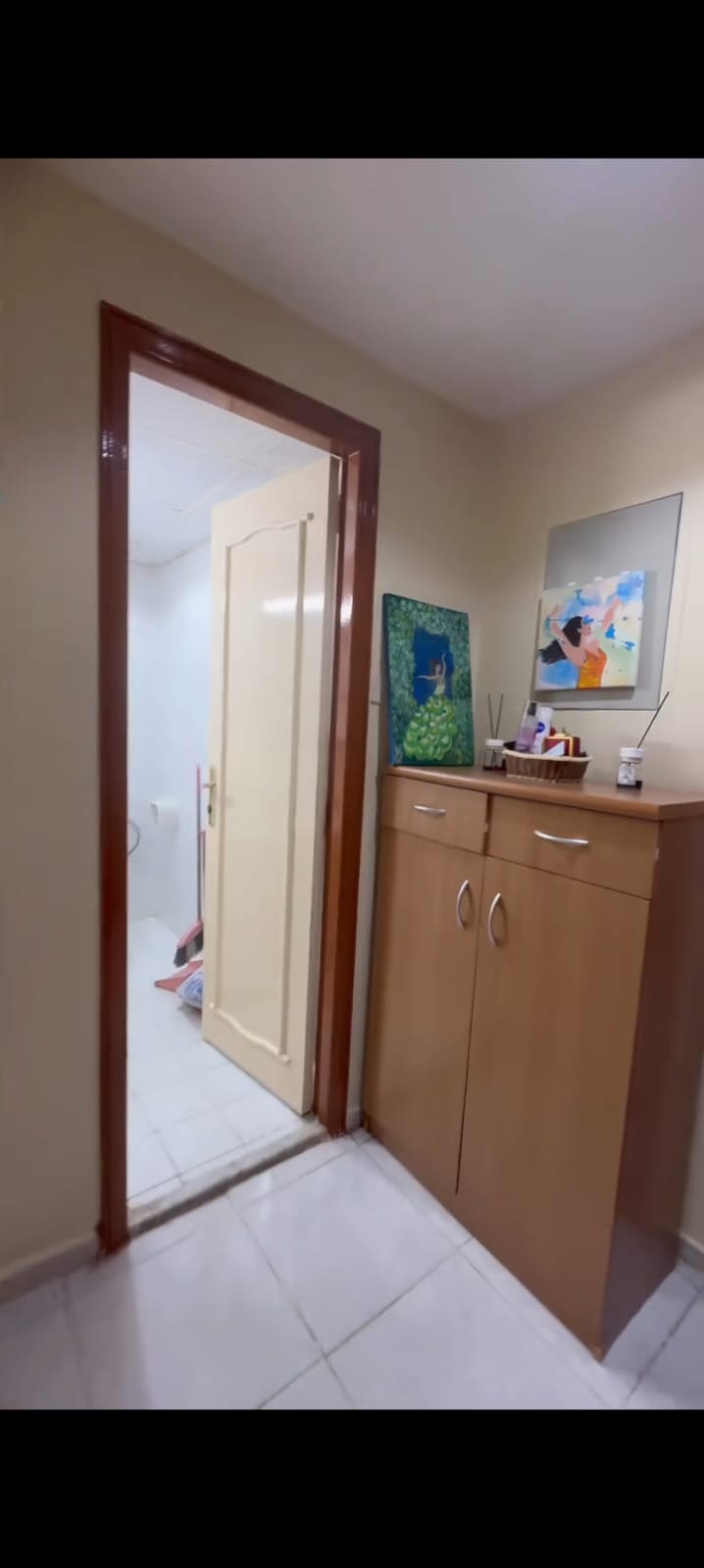 For sale in Al Majaz 2 – a prime location near Al Majaz Park An excellent opportunity to own a spacious apartment in one of Sharjah's most prestigious