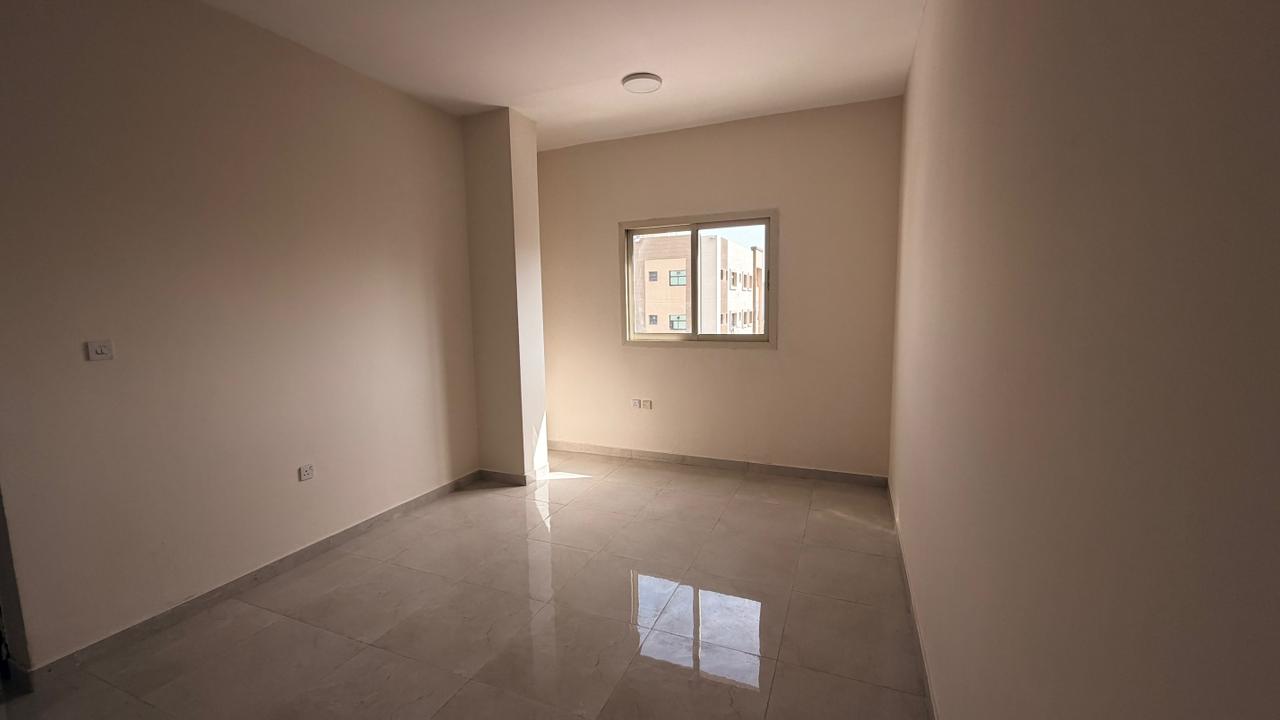 Lowest price and best space, luxury family building, suitable for a second tenant, maintenance included, close to all services