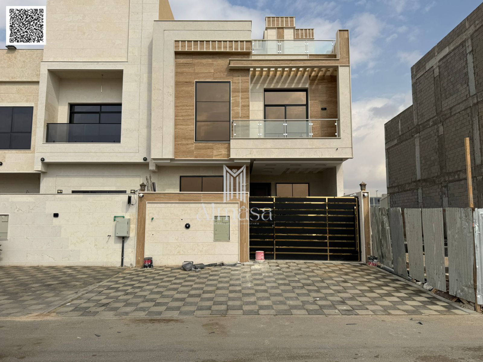 Golden opportunity: A two-story villa with a rooftop terrace, featuring a European design and high-end finishes. Registration fees included.