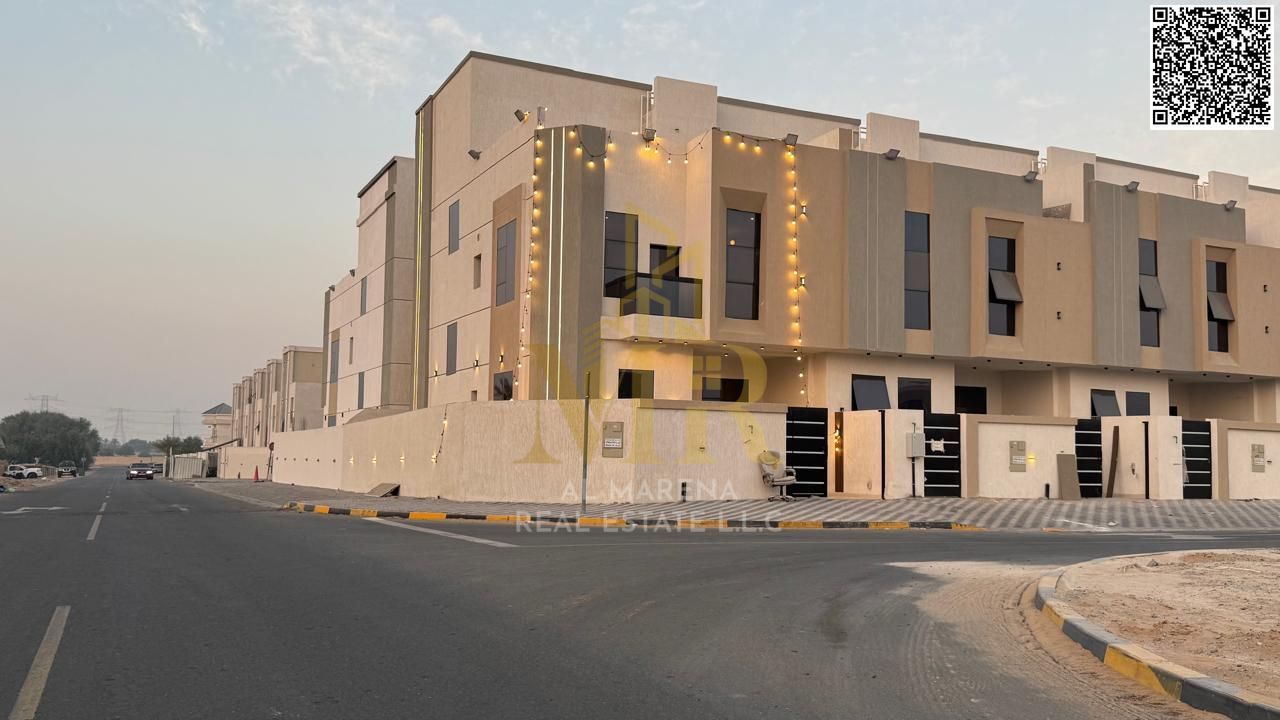 Villa for sale in Al-Haliyo 1 - two floors and a roof, 4 master bedrooms, price including registration fees