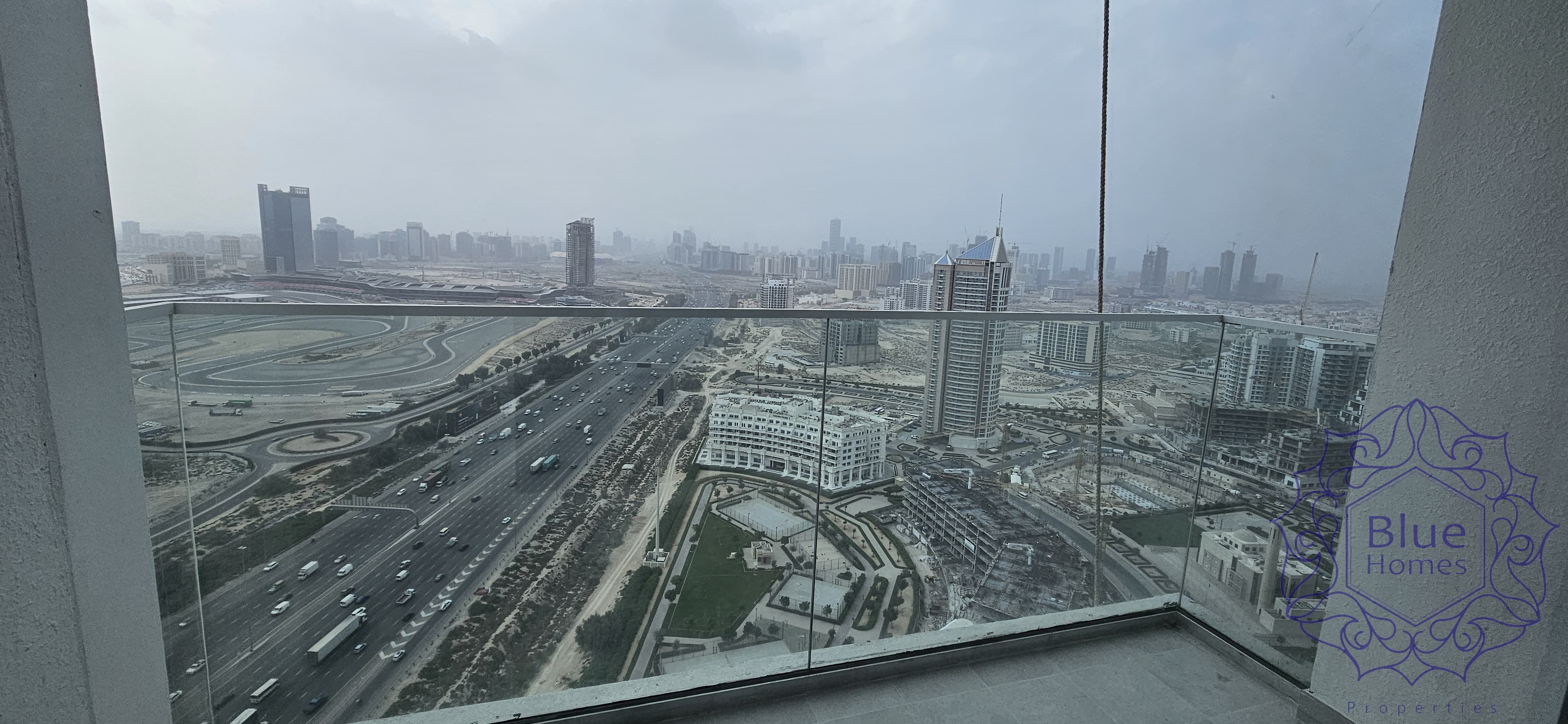 stunning studio High Floor close to Miracle Garden