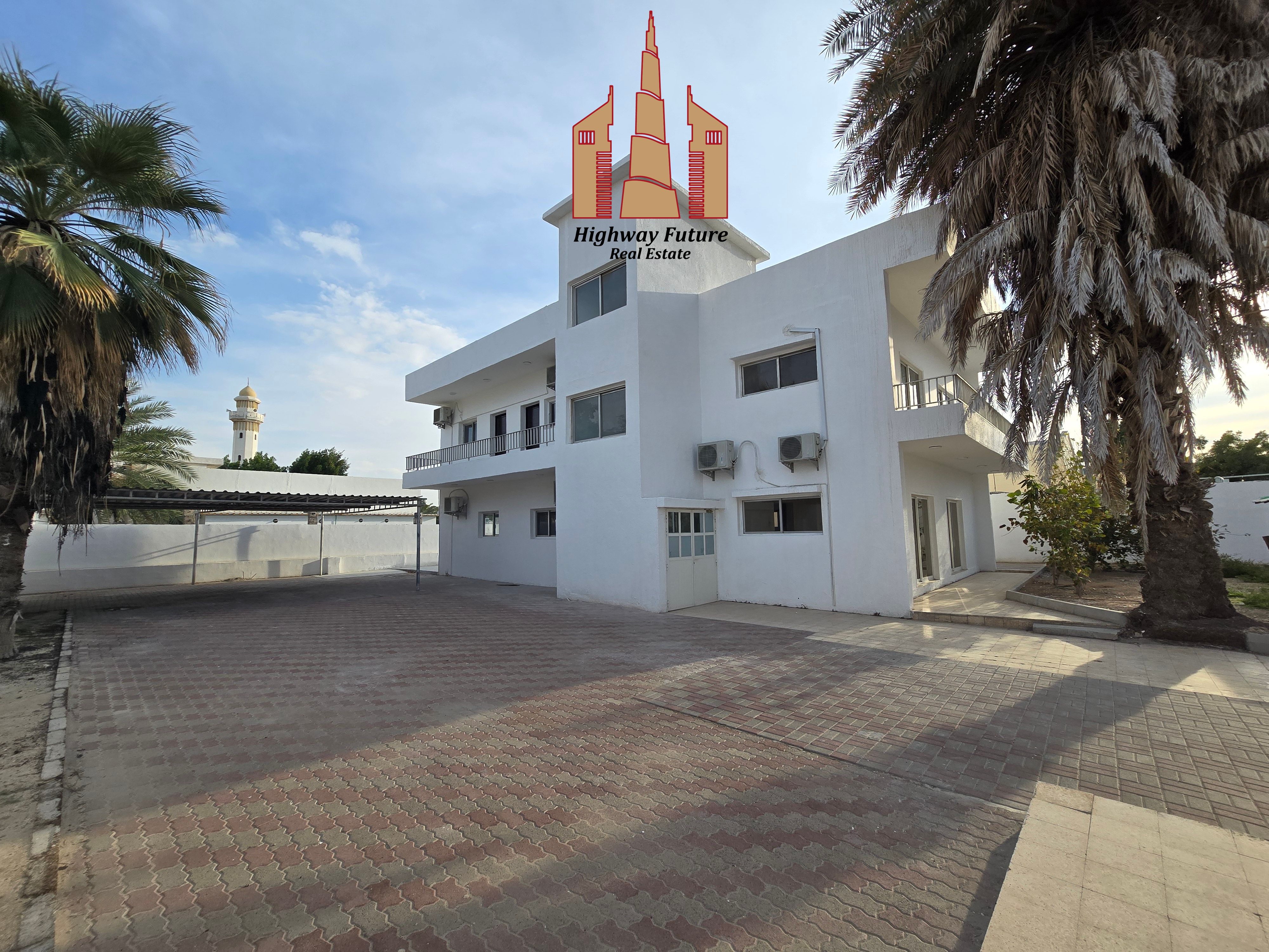 Full renovated 7 bedroom villa big yard garden parking balcony 2 hall on the road for commercial 150k