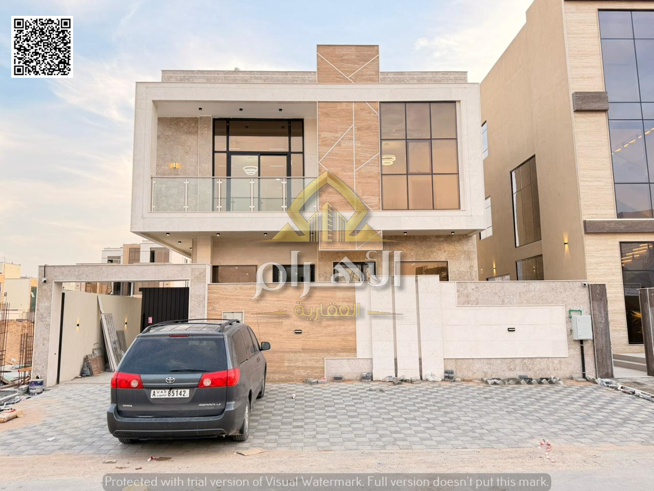 European-style villa for sale, custom-finished, two floors and a roof, 7 rooms, including electricity, water, and air conditioning, freehold ownership