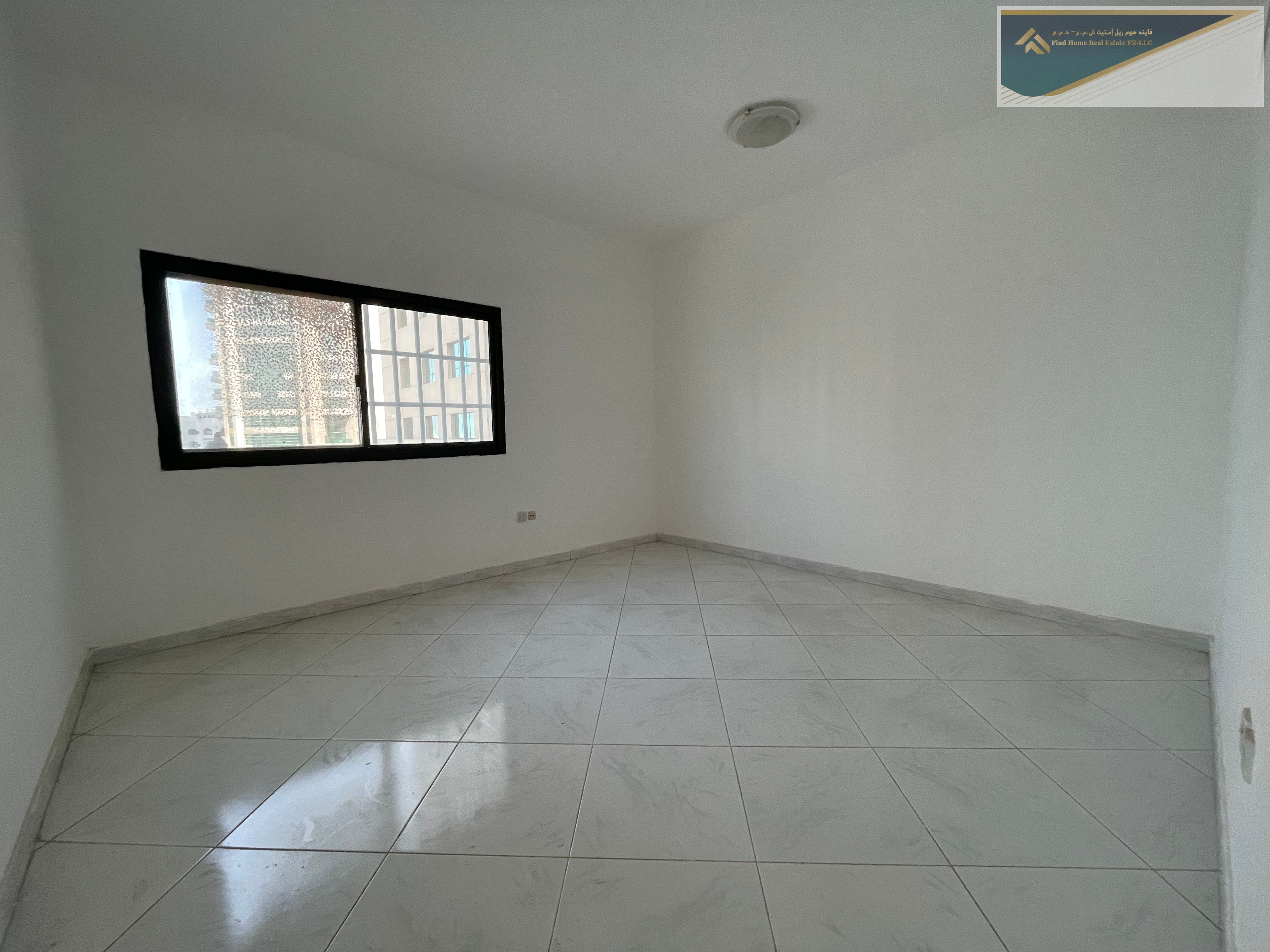 SEAVIEW!!NEAR CORNICHE 3BHK WITH BALCONY ONLY FOR FAMILY NEAR PARK IS JUST 58k