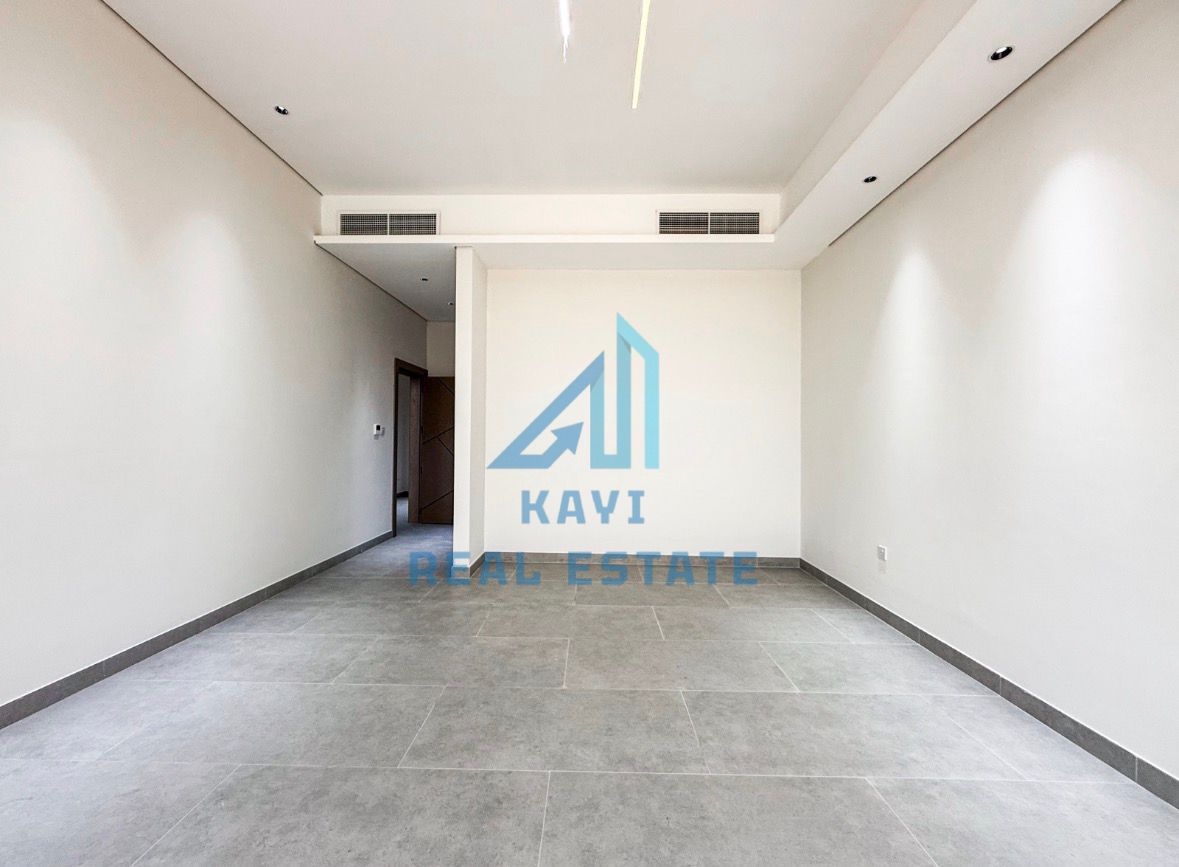 Grand Ultra-Spacious 5BHK Villa | Closed Kitchen • Free Parking •